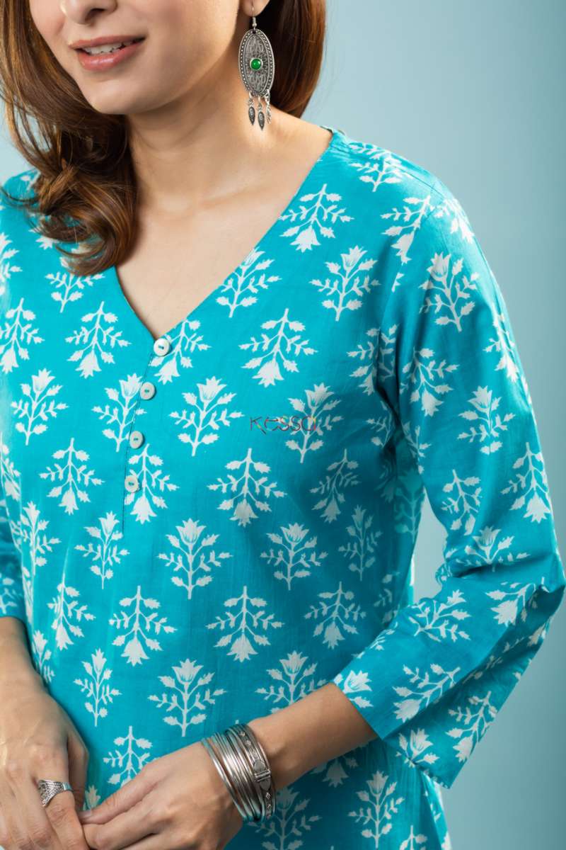 Image for Kusvaa Taf76 Malini Cotton Regular Wear Kurta Closeup 2