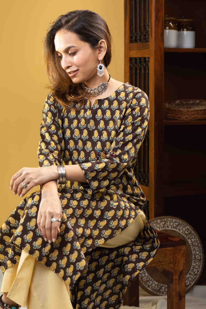 Image for Kusvaa Taf78 Idika Straight Fit Regular Kurta Sitting