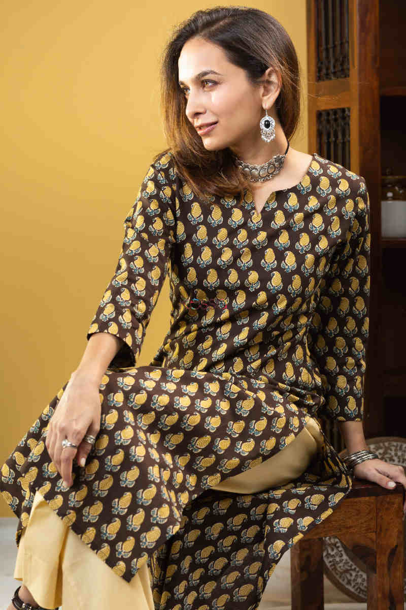 Image for Kusvaa Taf78 Idika Straight Fit Regular Kurta Sitting1
