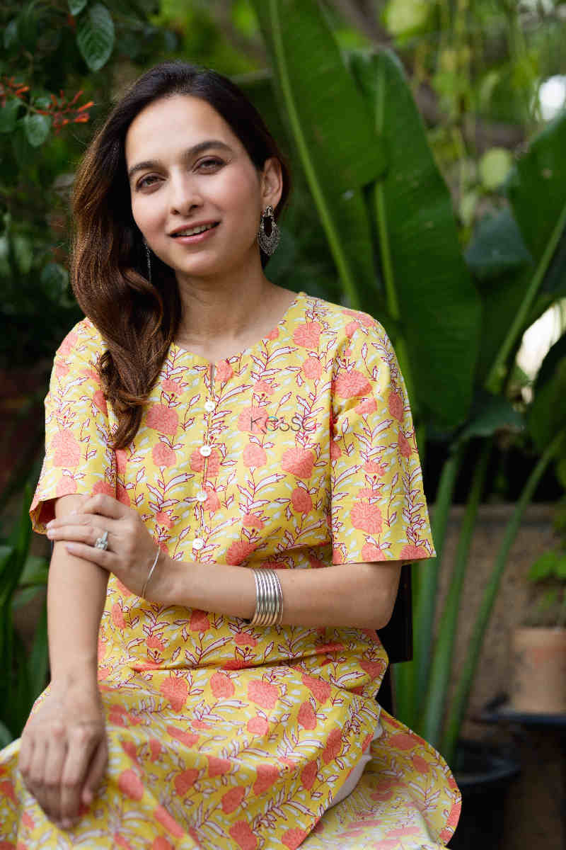 Image for Kusvaa Vcr111 Kavni Straight Fit Regular Wear Kurta Sitting 1