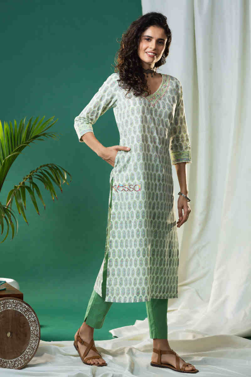 Image for Kusvaa Vcr117 Kirati Block Print Straight Kurta Right