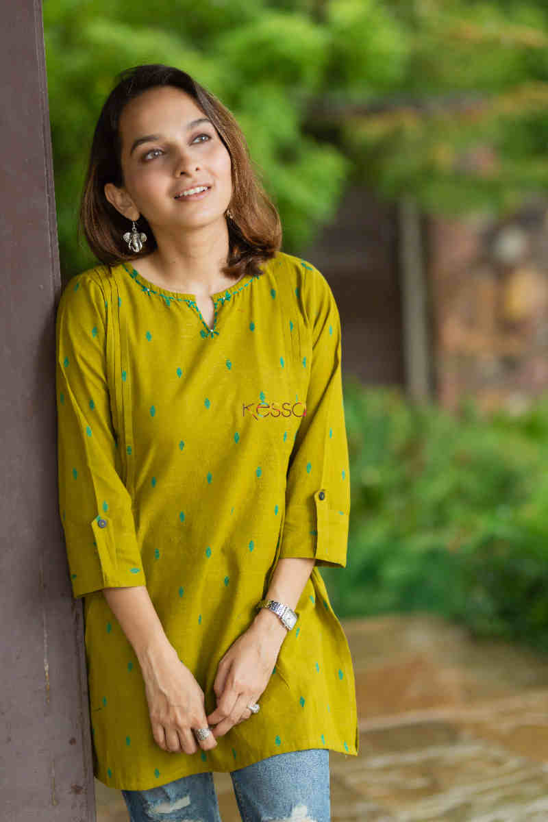 Image for Kusvaa Ws831 Nimai South Cotton Short Kurti Front