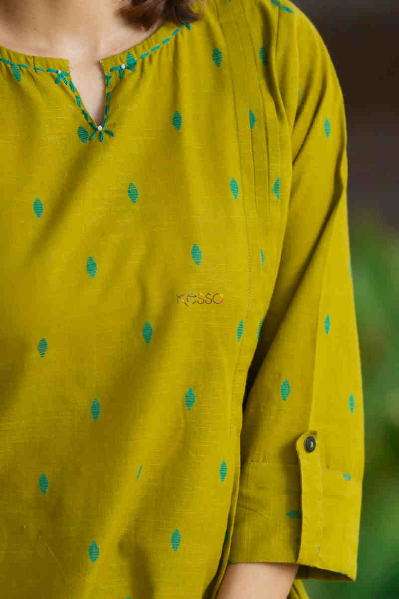 Image for Kusvaa Ws831 Nimai South Cotton Short Kurti Neck