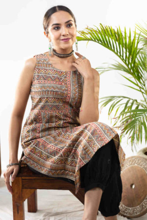 Image for Kusvaa Ws845 Baruni Straight Kalamkari Sleeveless Kurta Featured