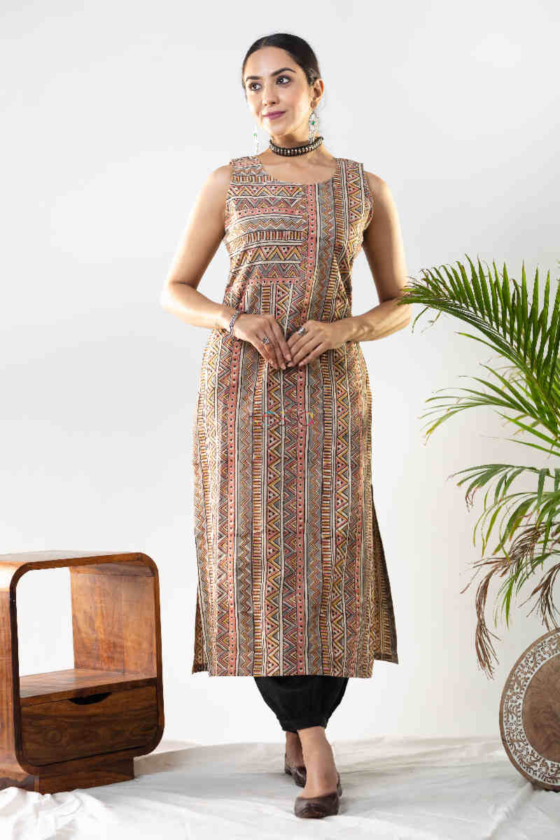Image for Kusvaa Ws845 Baruni Straight Kalamkari Sleeveless Kurta Front