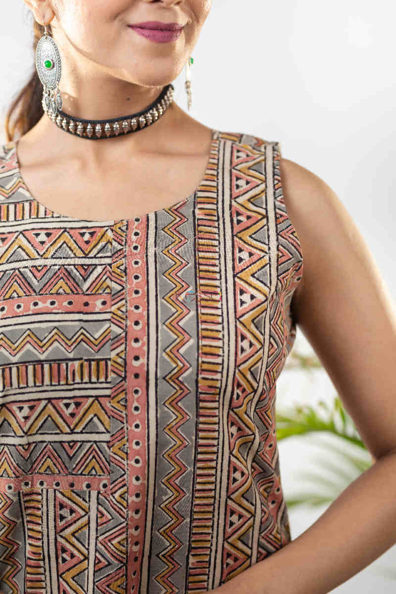 Image for Kusvaa Ws845 Baruni Straight Kalamkari Sleeveless Kurta Neck