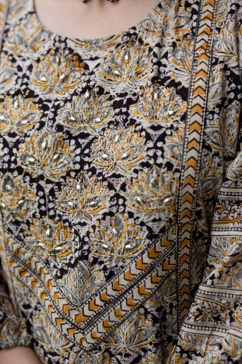 Image for Kusvaa Ws856 Adwita Kalamkari Straight Fit Kurta Closeup 2