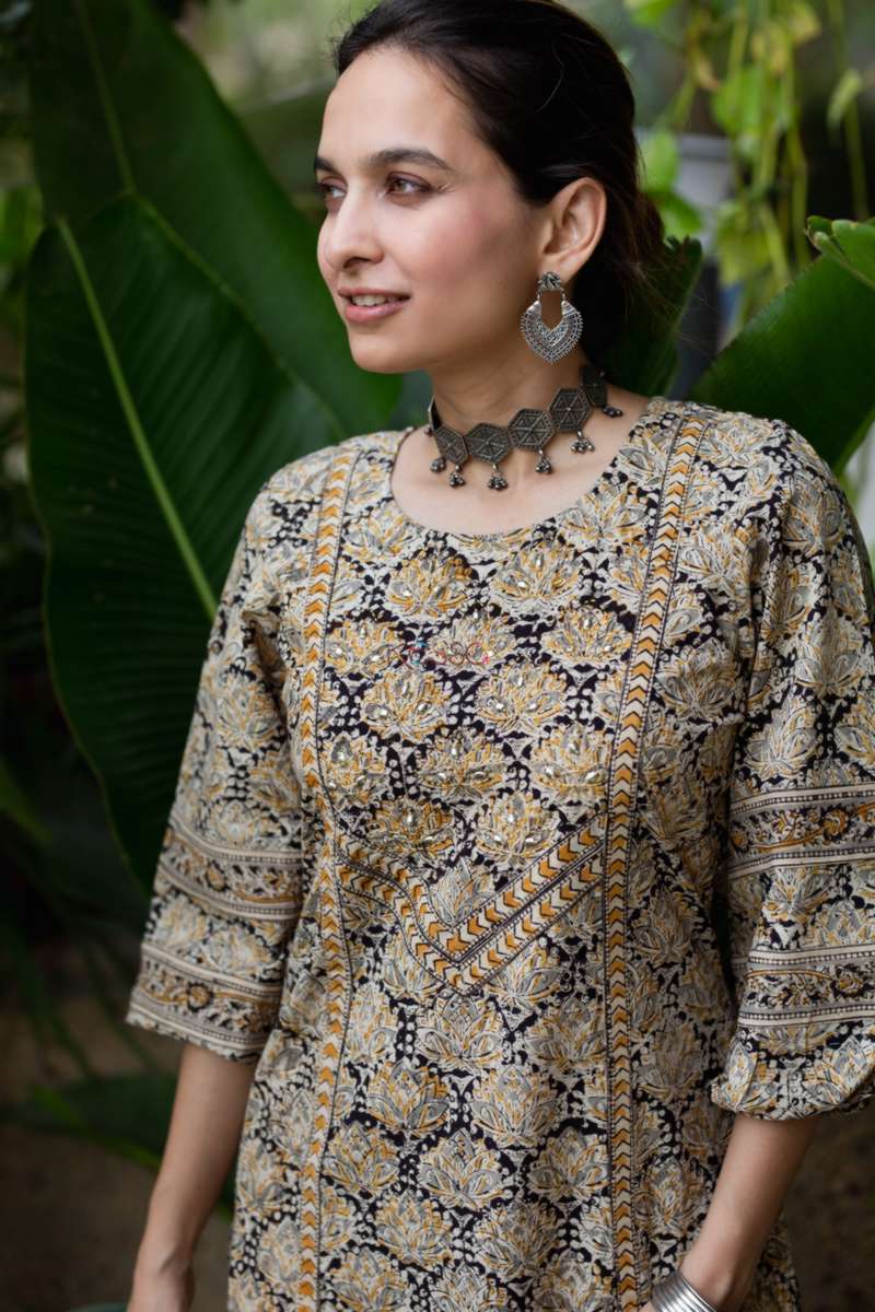 Image for Kusvaa Ws856 Adwita Kalamkari Straight Fit Kurta Closeup