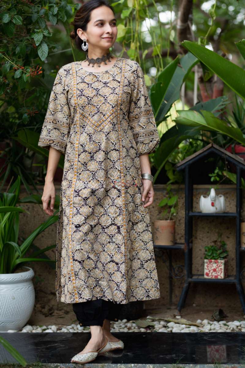 Image for Kusvaa Ws856 Adwita Kalamkari Straight Fit Kurta Featured