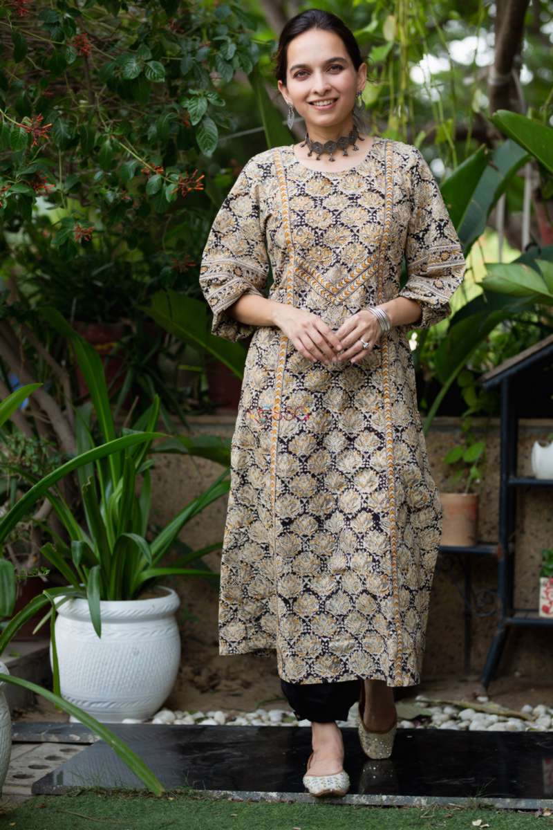 Image for Kusvaa Ws856 Adwita Kalamkari Straight Fit Kurta Front