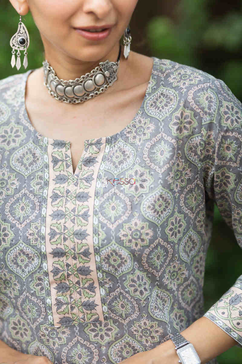 Image for Kusvaa Vcr120 Anurima Cotton Straight Fit Kurta 1 Neck