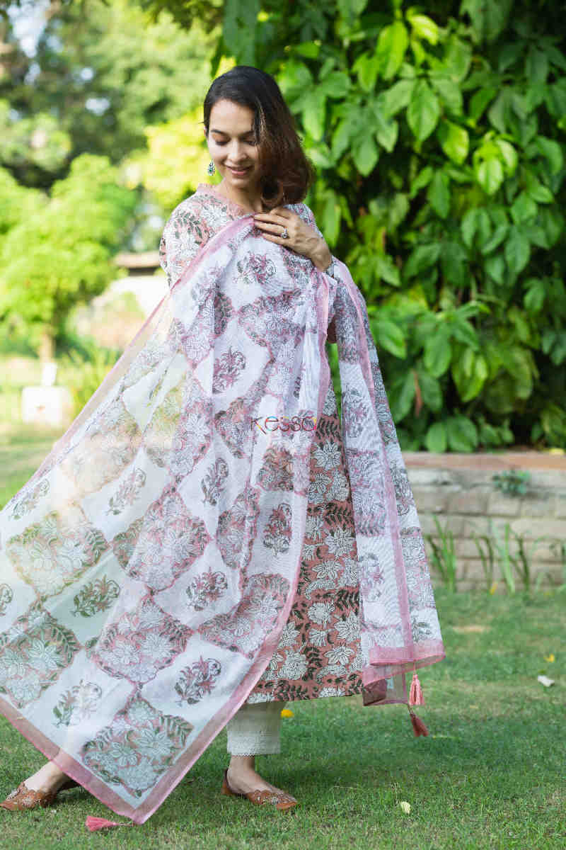 Image for Kusvaa Avdaf171 Sarva Cotton Kurta With Kota Doria Dupatta Dupatta