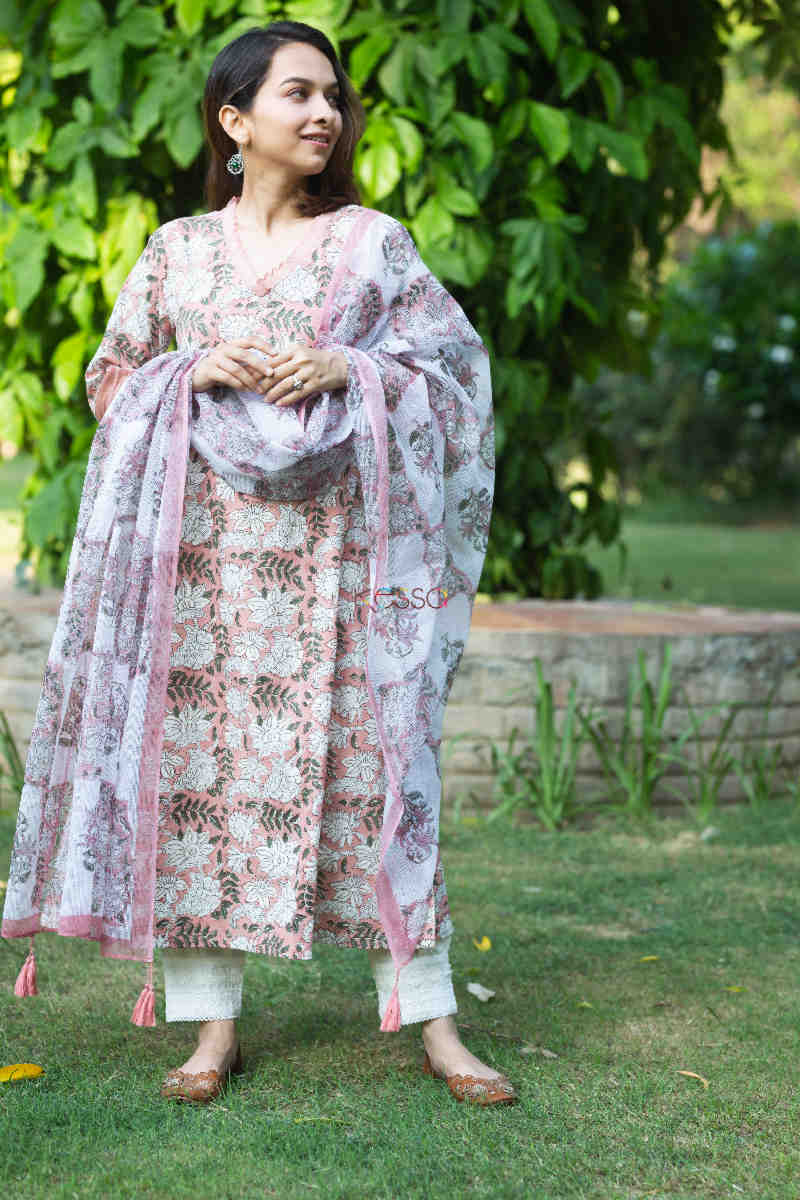 Image for Kusvaa Avdaf171 Sarva Cotton Kurta With Kota Doria Dupatta Featured