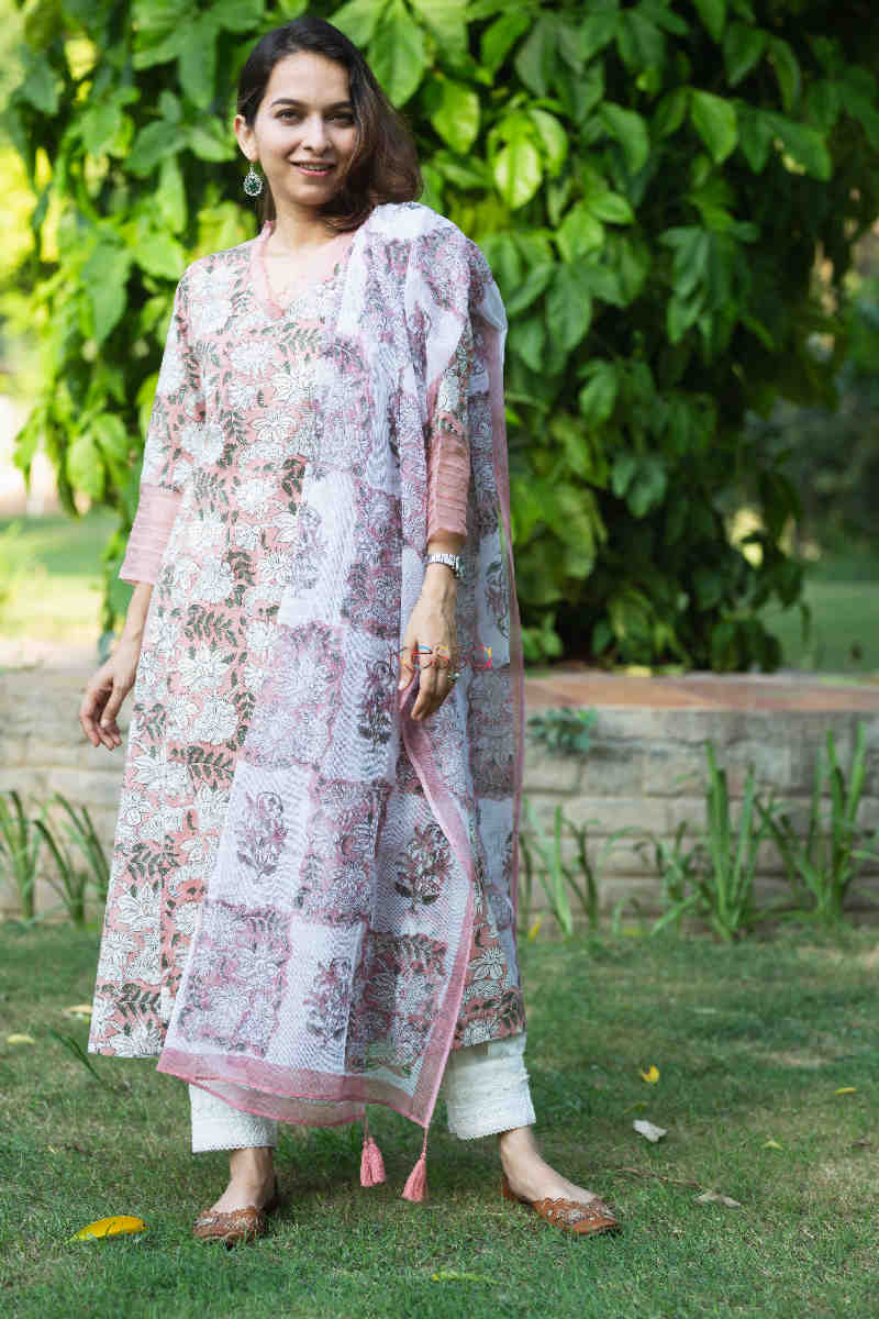 Image for Kusvaa Avdaf171 Sarva Cotton Kurta With Kota Doria Dupatta Front 1
