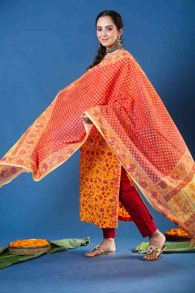Image for Kusvaa Kuoj178 Braahmi Block Print Kurta With Mulmul Dupatta Side 2