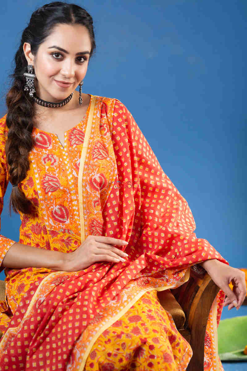 Image for Kusvaa Kuoj178 Braahmi Block Print Kurta With Mulmul Dupatta Sitting 2