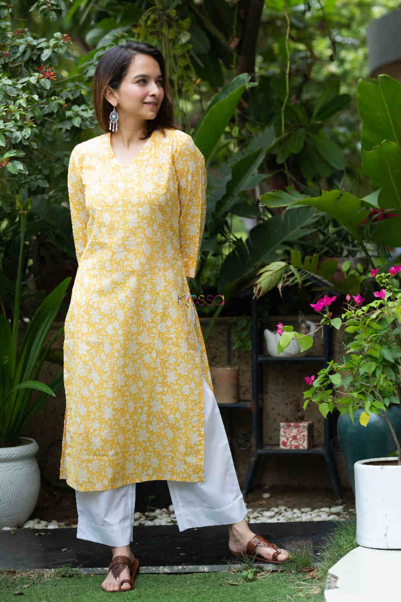 Image for Kusvaa Taf84 Azha Regular Wear Cotton Kurta Front