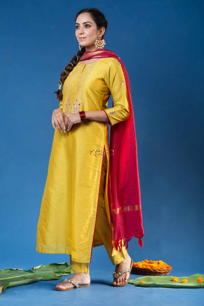Image for Kusvaa Umsdupatta 22 Multiple Color Kota Doria Dupatta Maroon Featured