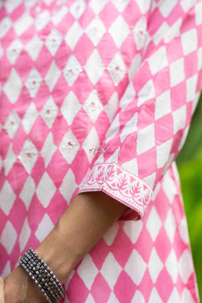 Image for Kusvaa Vcr130 Mitaksh Handblock Print Straight Kurta Cuff
