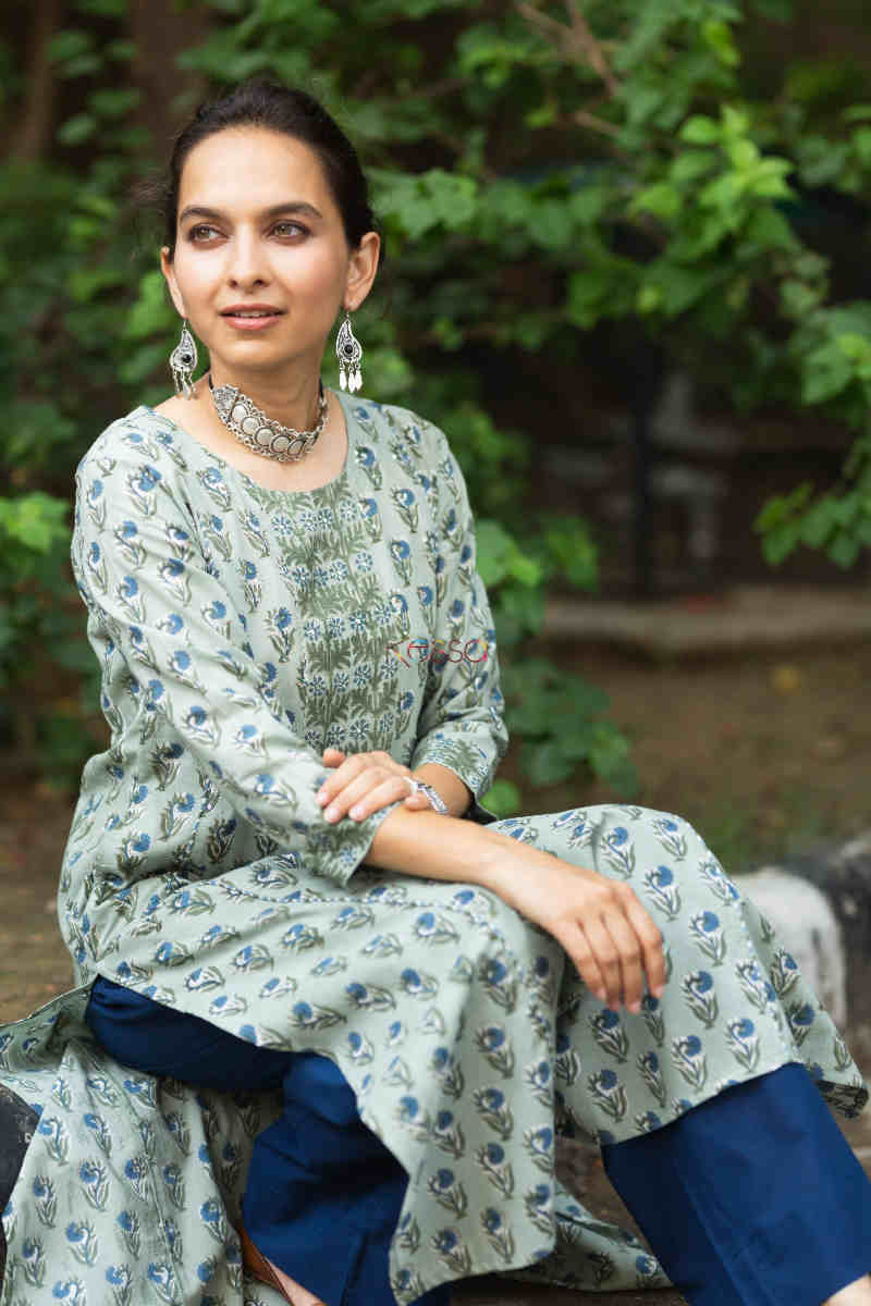 Image for Kusvaa Wsr304 Maina Block Print Straight Fit Kurta Sitting