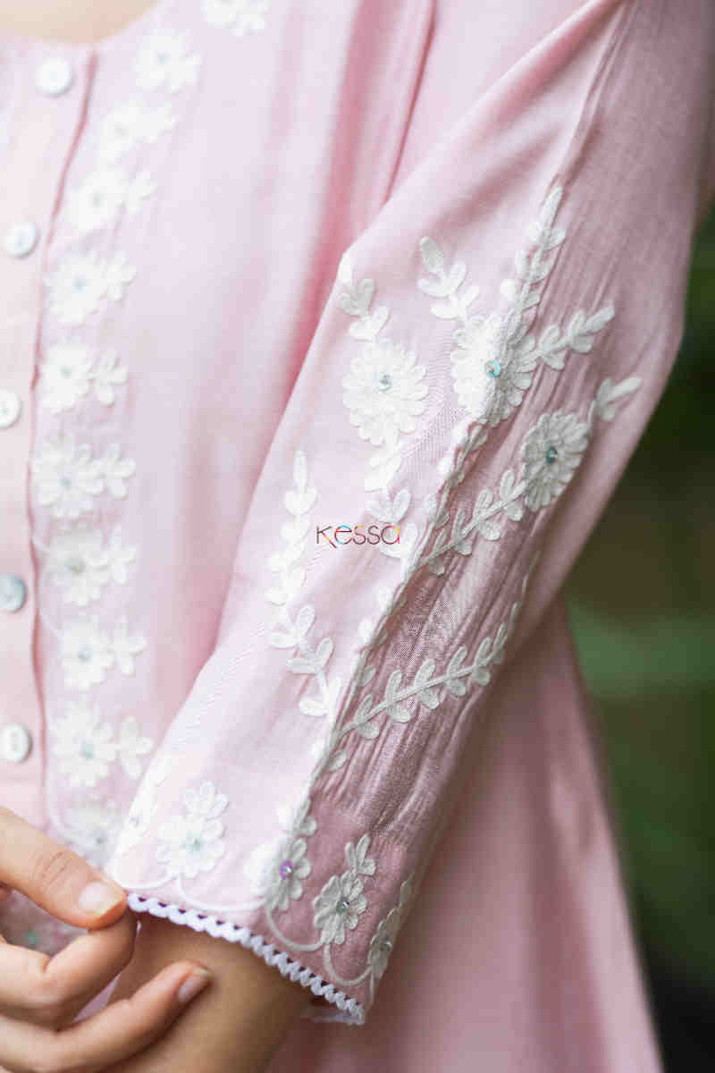 Image for Kusvaa Avdaf179 Amyra Muslin Straight Fit Kurta Sleeves