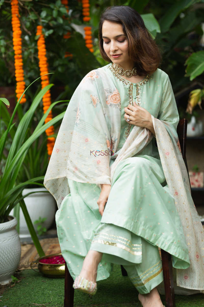 Image for Kusvaa Avdaf180 Indira Complete Suit Set Sitting New