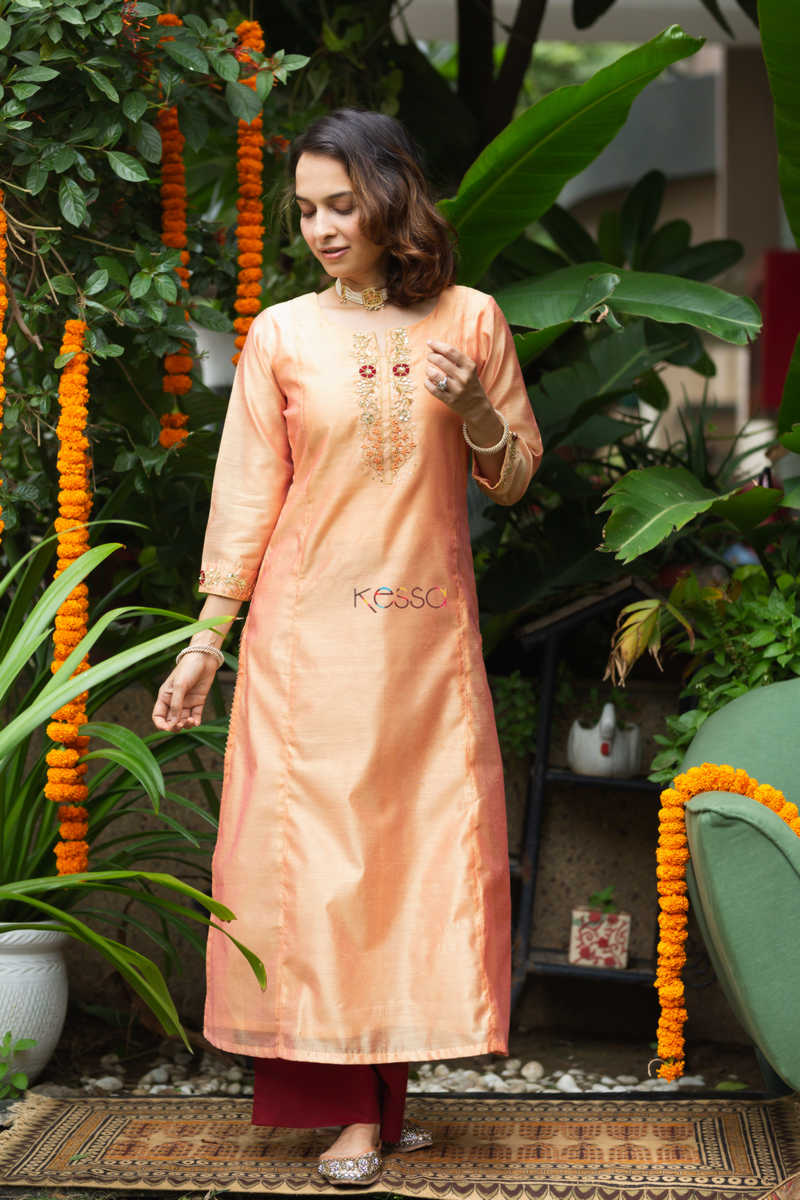 Image for Kusvaa Ws894 Hima Chanderi Straight Fit Kurta Side