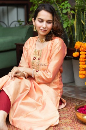 Image for Kusvaa Ws894 Hima Chanderi Straight Fit Kurta Sitting
