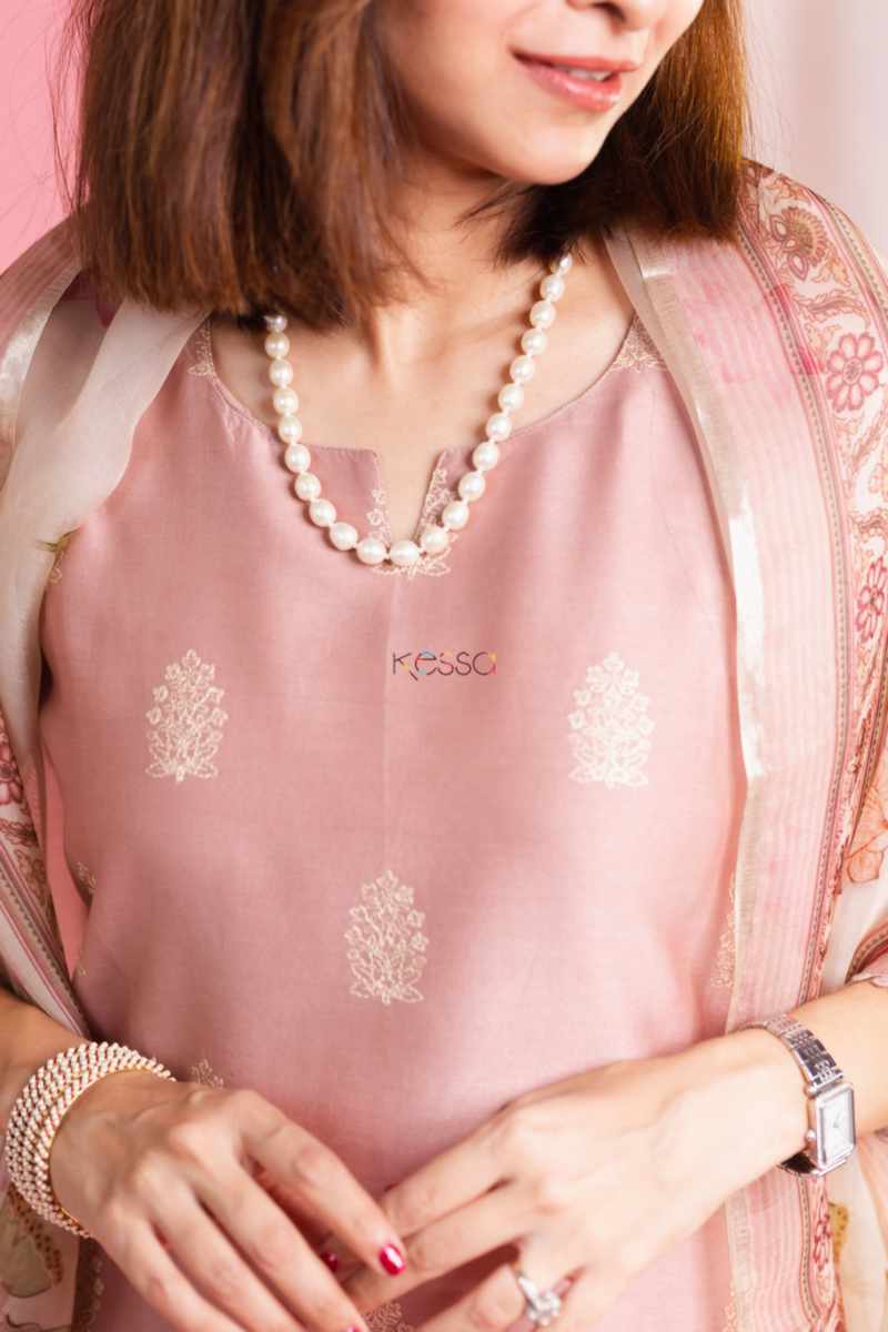 Image for Kusvaa Ws896 Urmul Chanderi Kurta With Organza Dupatta Closeup 2