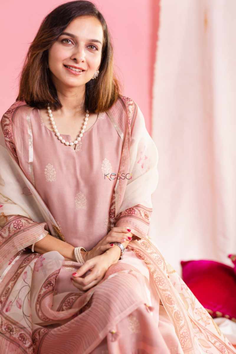Image for Kusvaa Ws896 Urmul Chanderi Kurta With Organza Dupatta Sitting