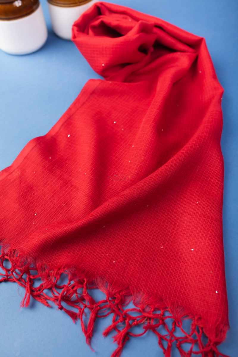 Image for Kusvaa Bprdupatta01 Cotton Kota Doria Dupatta Red Closeup 2