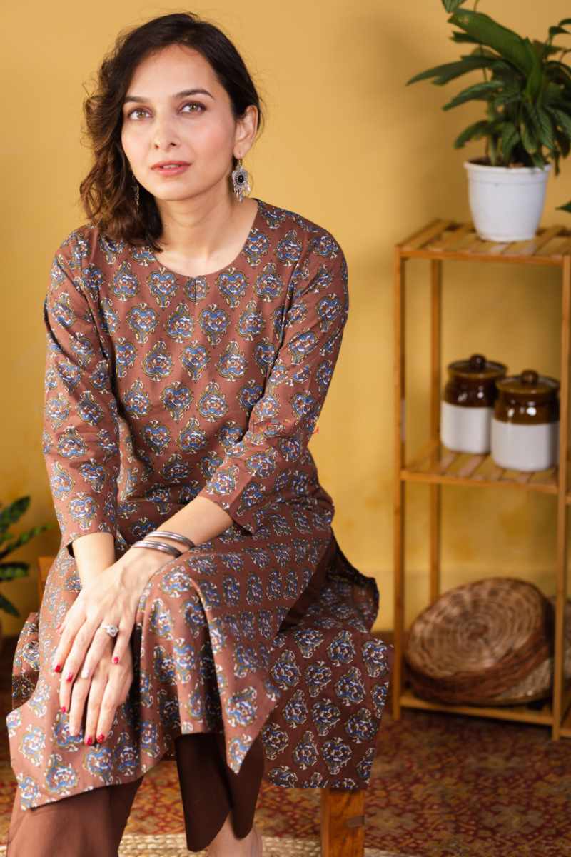 Image for Kusvaa Taf91 Dikshita Regular Wear Kurta Sitting