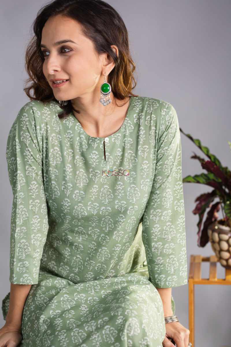 Image for Kusvaa Taf96 Adrtia Regular Wear Straight Kurta Sitting