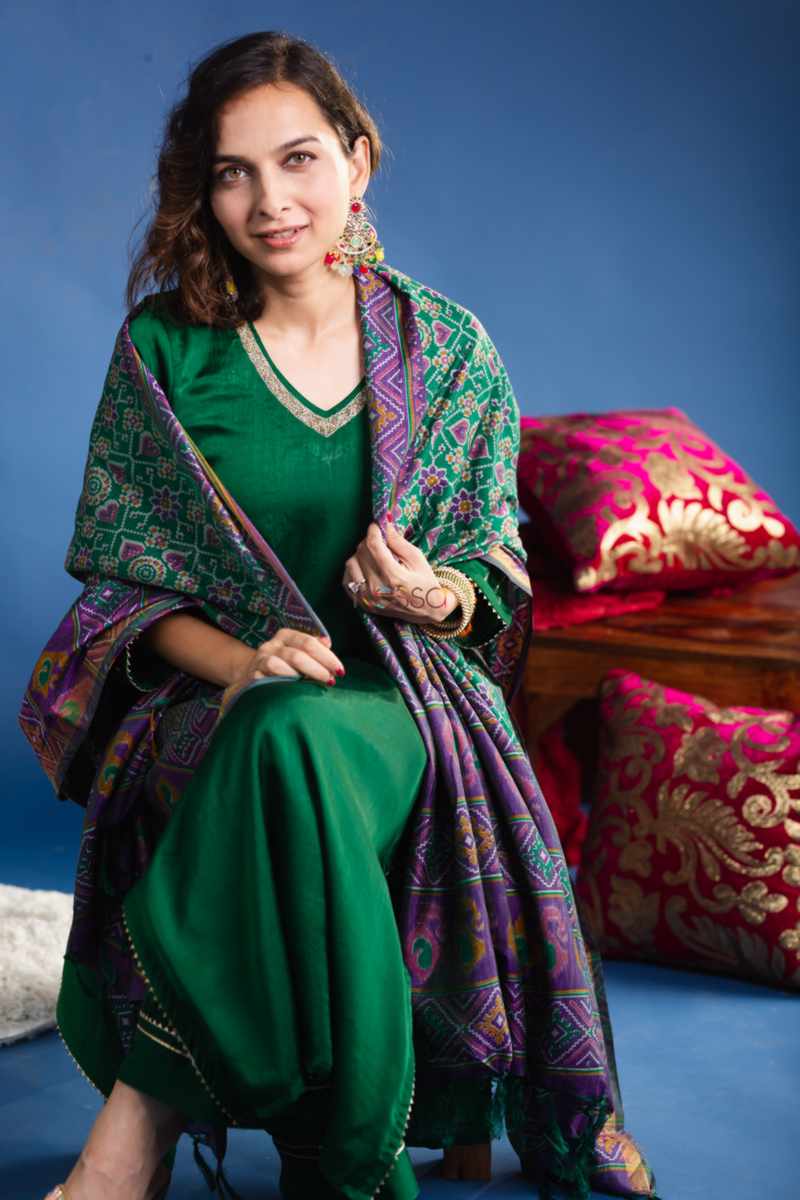 Image for Kusvaa Ws922 Adithi Silk Complete Suit Set With Chanderi Dupatta Sitting