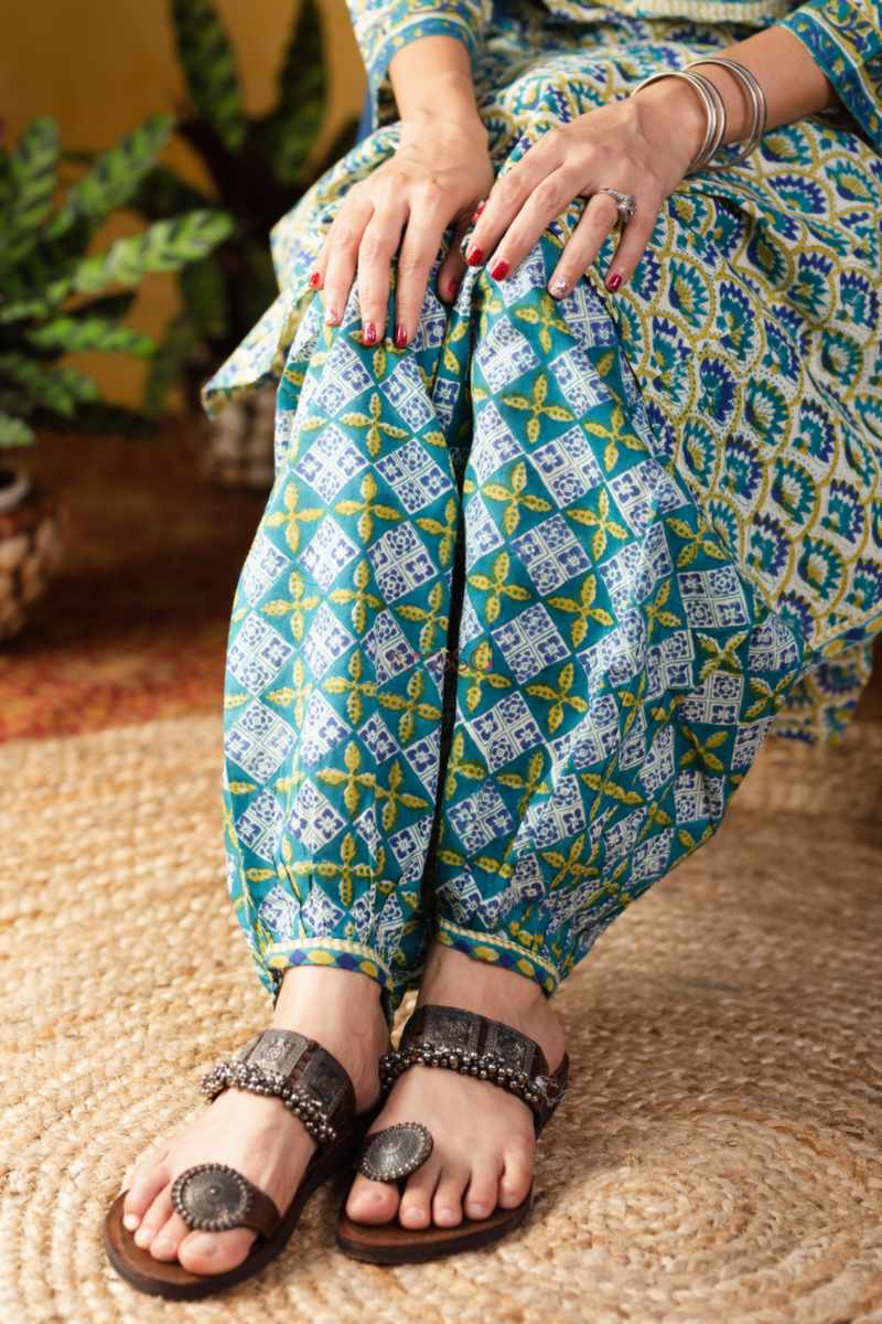 Image for Kusvaa Wsr330 Ooma Complete Salwar Suit Set With Kota Dupatta Closeup 2 New