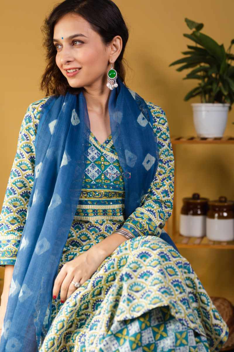 Image for Kusvaa Wsr330 Ooma Complete Salwar Suit Set With Kota Dupatta Sitting New