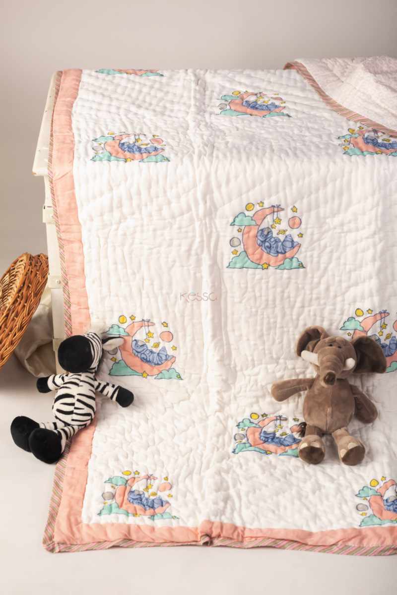 Image for Kaq225 Siti Blockprint Mulmul Baby Quilt Closeup