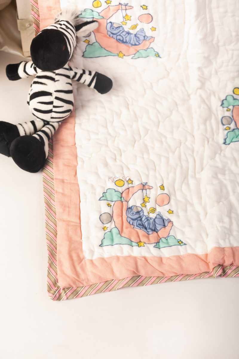 Image for Kaq225 Siti Blockprint Mulmul Baby Quilt Side