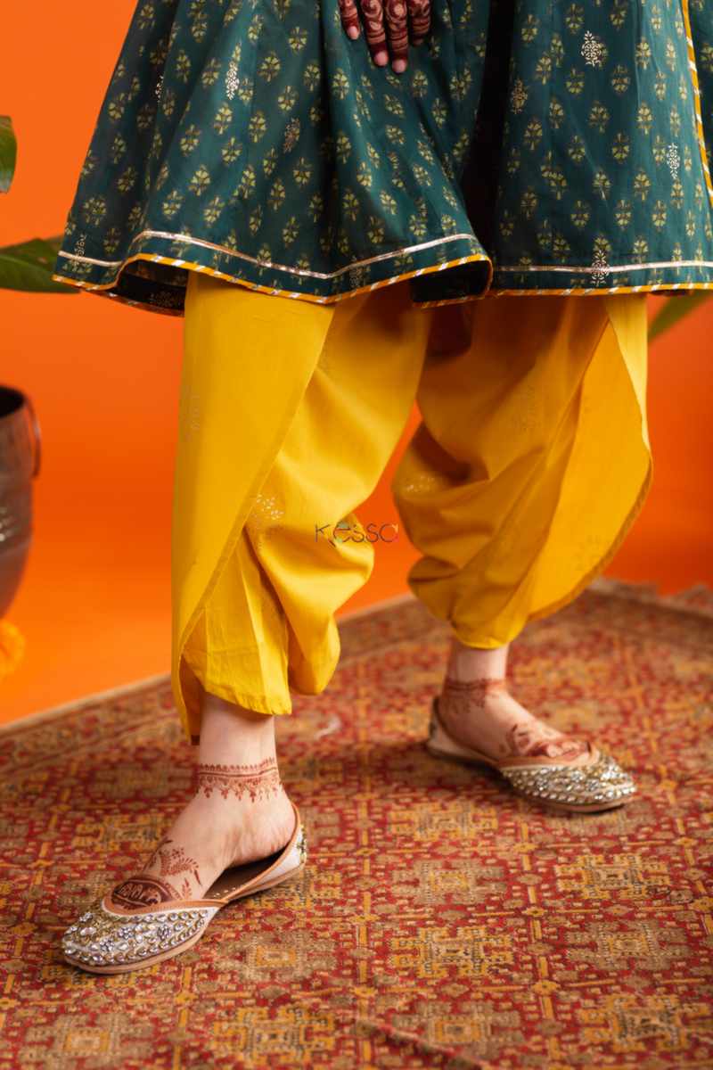 Image for Kusvaa Avdaf196 Abhaya Angrakha Kurti With Dhoti Salwar Closeup 2