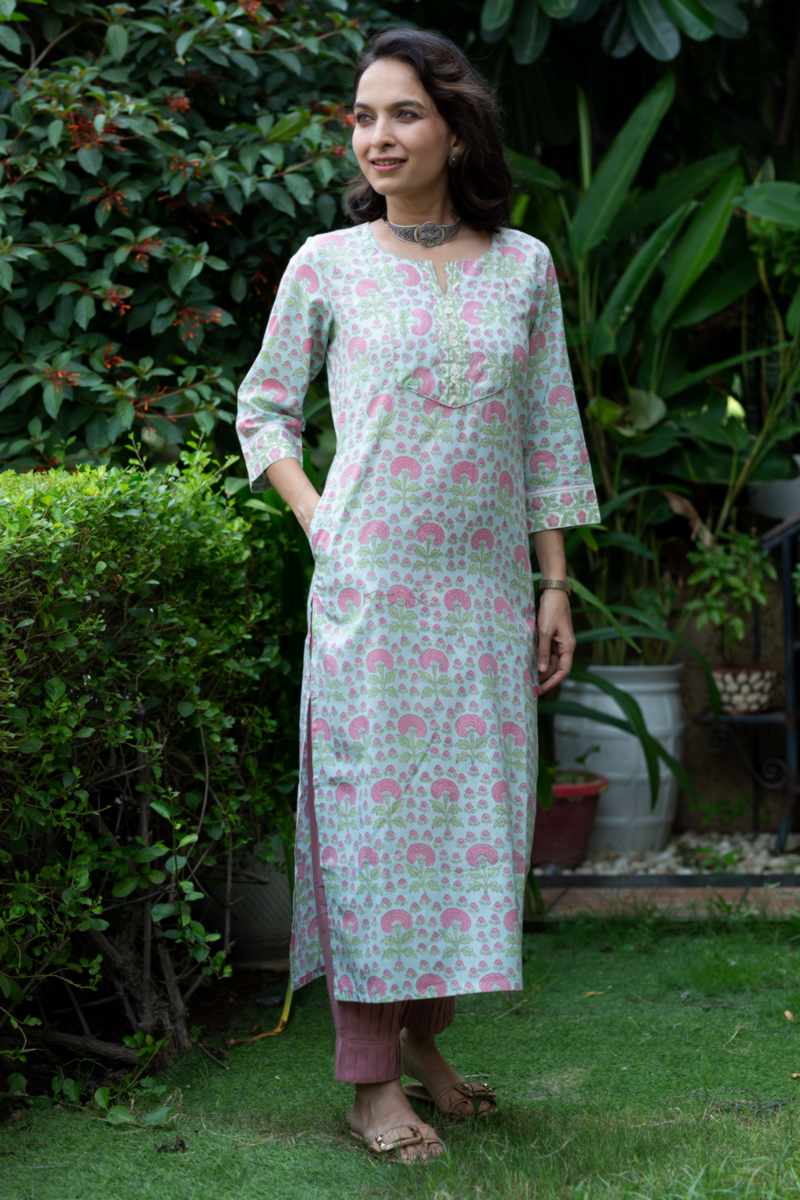 Image for Kusvaa De155 Tarra Regular Wear Straight Kurta Front Newste