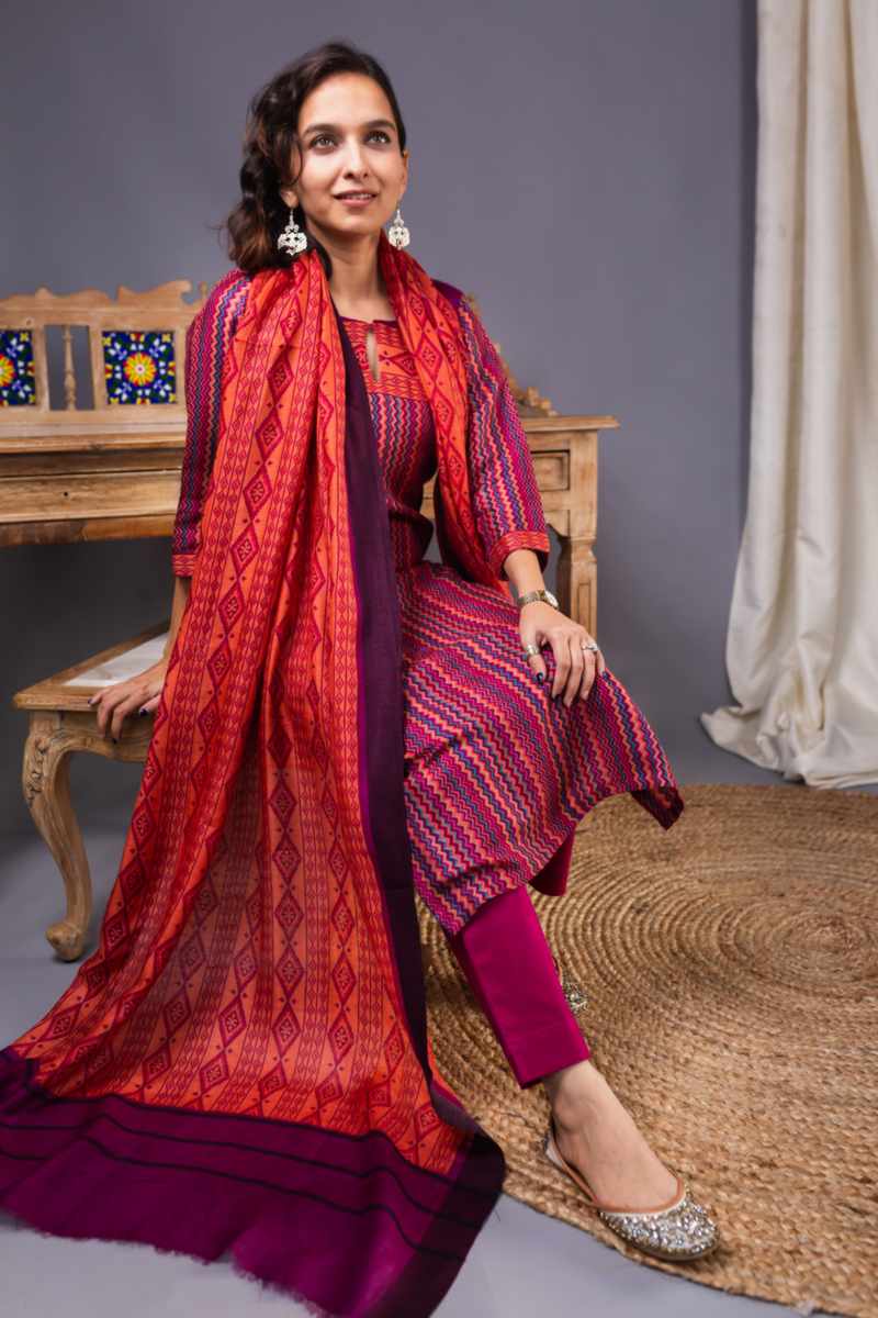Image for Kusvaa Kuoj182 Sarayi Pashmina Kurta Dupatta Set Sitting