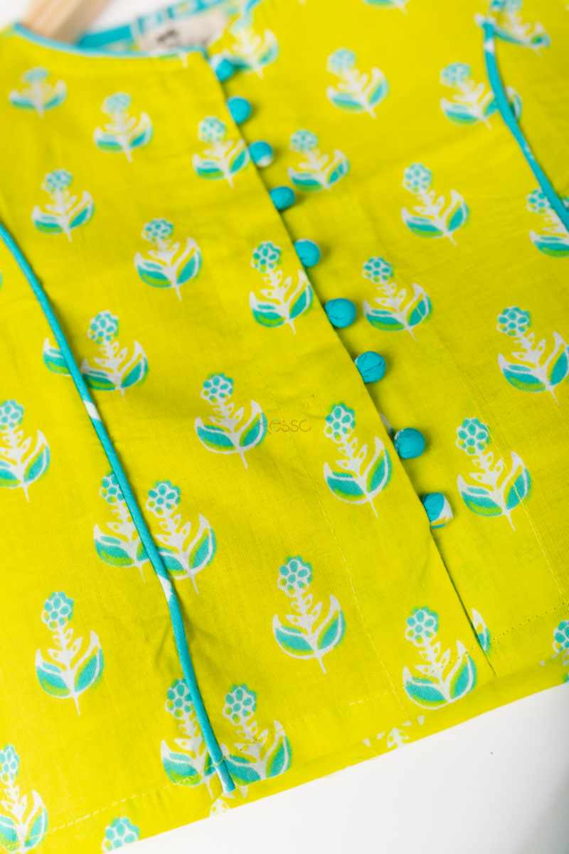Image for Kusvaa Mbe35 Oneta Top Sharara Set With Dupatta Closeup