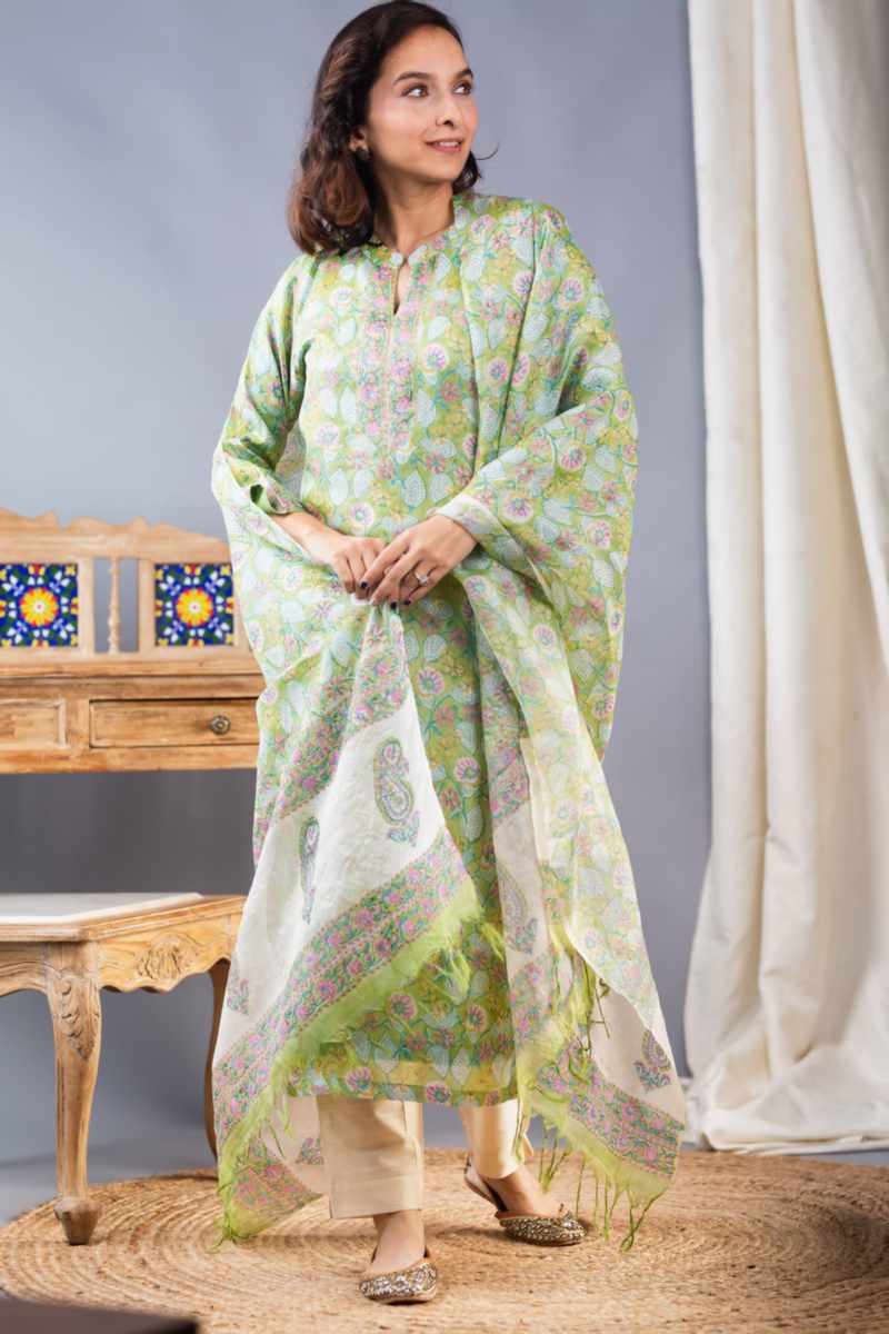 Image for Kusvaa Nekurta04 Svara Tussar Kurta Dupatta Pant Set Front