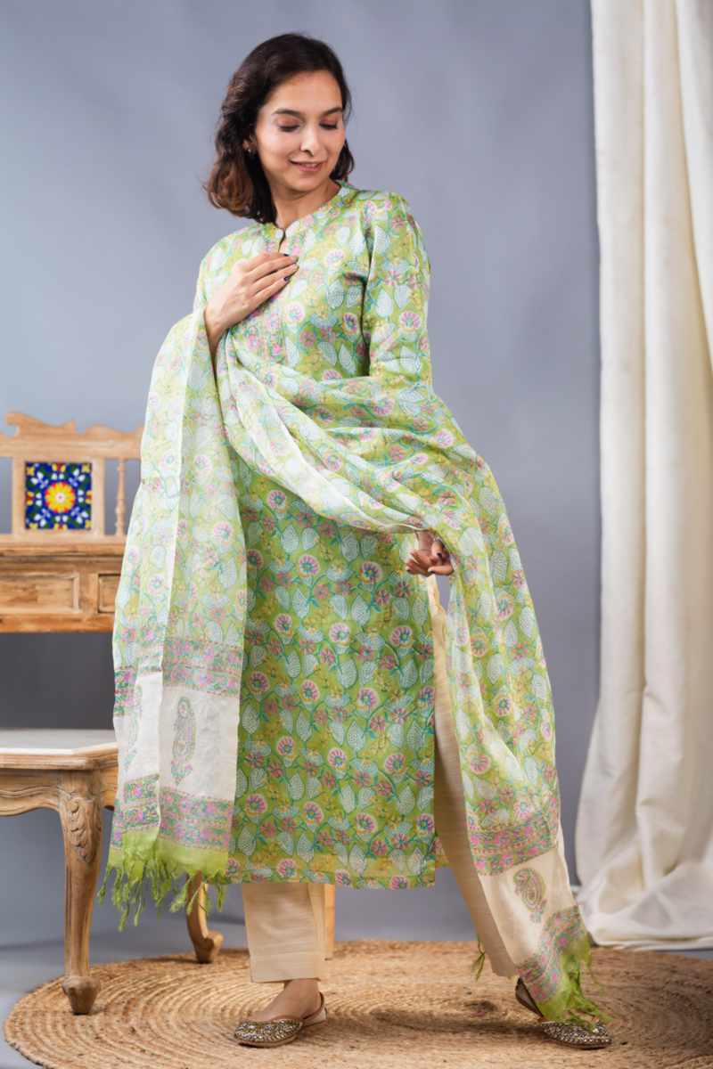 Image for Kusvaa Nekurta04 Svara Tussar Kurta Dupatta Pant Set Side
