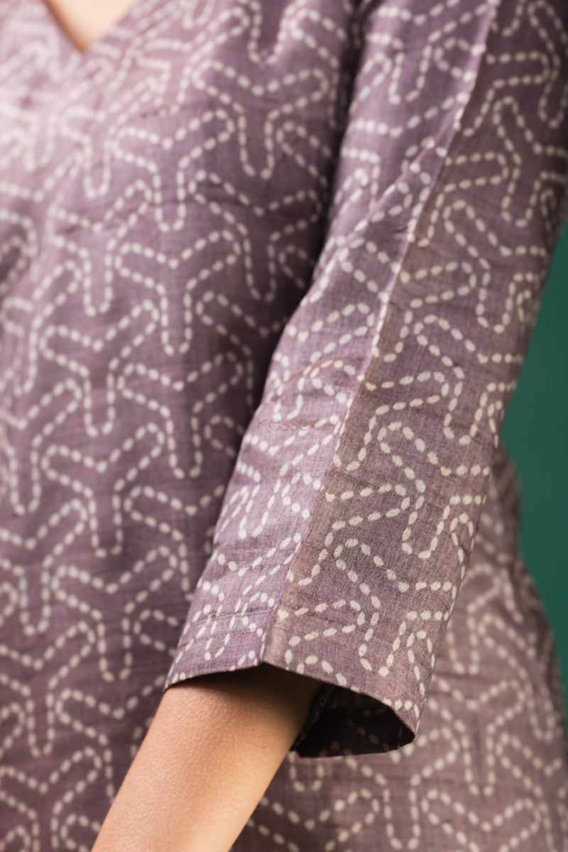 Image for Kusvaa Nekurta17 Hansika Tussar Kurta Dupatta Set Closeup 2