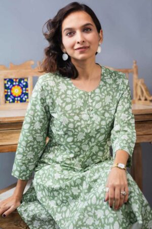 Image for Kusvaa Taf100 Sagara Straight Cotton Kurta Sitting
