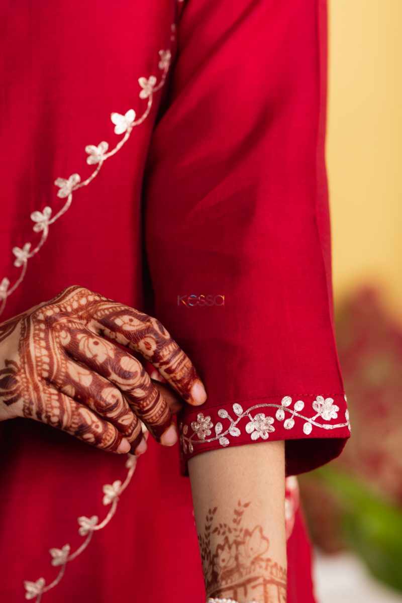 Image for Kusvaa Vcr157 Nupur Chanderi Silk Straight Kurta Closeup 2