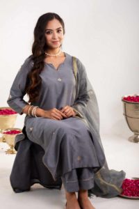 Image for Kusvaa Ws914 Nayna Silk Kurta Pant Set With Kota Doria Dupatta Sitting