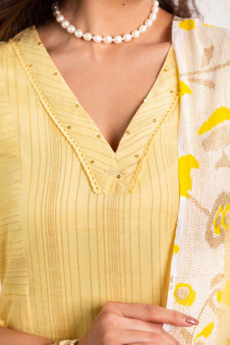 Image for Kusvaa Ws915 Adhiti Cotton Kurta With Pant And Organza Dupatta Closeup