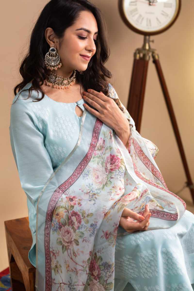 Image for Kusvaa Ws924 Neena Chanderi Kurta With Organza Dupatta Sitting